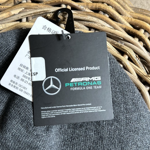 Mercedes AMG Petronas F1 Beanie Grey OSFA - Picture 4 of 6